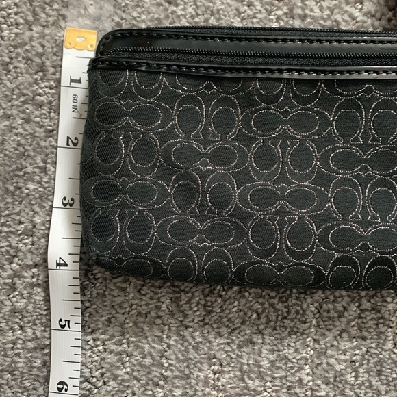 Coach wristlet - Picture 3 of 5